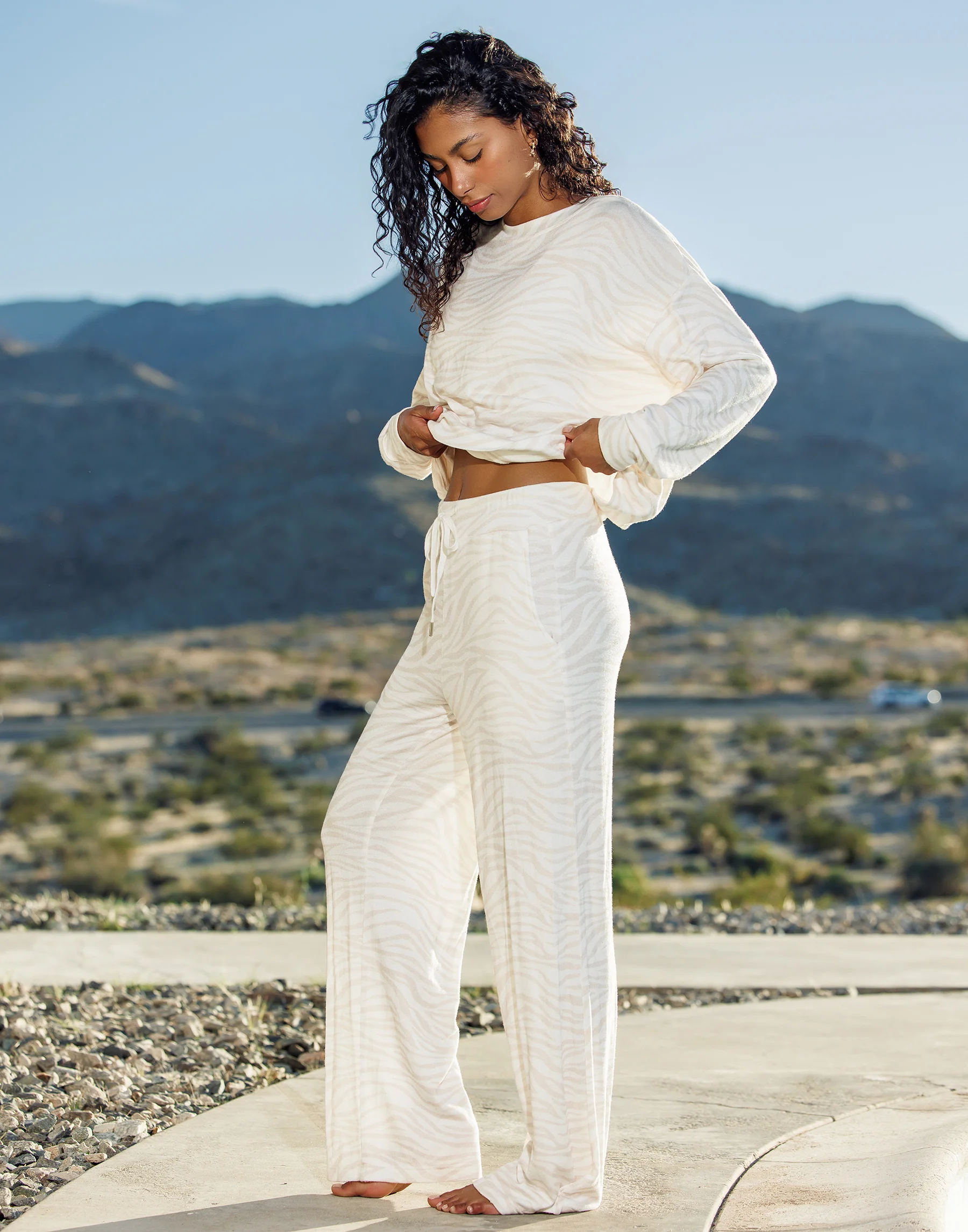 Mai Crew Sweatshirt - White Tiger - Image 2